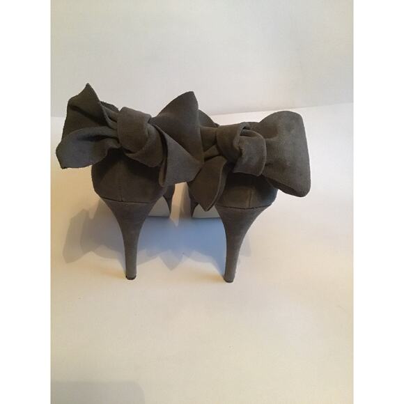 KELSI DAGGER GREY SUEDE PLATFORM BOW 8M - Picture 2 of 12